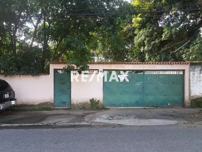 Se vende terreno comercial en la urbanizacion Carabobo