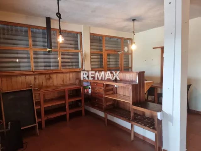 EN ALQUILER LOCAL COMERCIAL EN EXCELENTE UBICACIÓN COMERCIAL