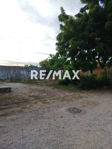 Terreno residencial en conjunto cerrado Altos del Moro, Juan Griego