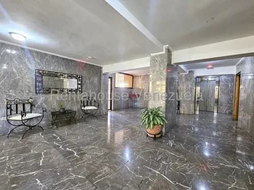 Diana Blanco Ofrece En Alquiler Esplendido Apartamento Amoblado Al Este De Barquisimeto, Cód, 26-13606, Cocina Equipada, Agua Constante, Full Seguridad.