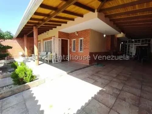 Townhouse En Los Girasoles, La Morita, Prolongacion Aragua. Ljsa 25-15883