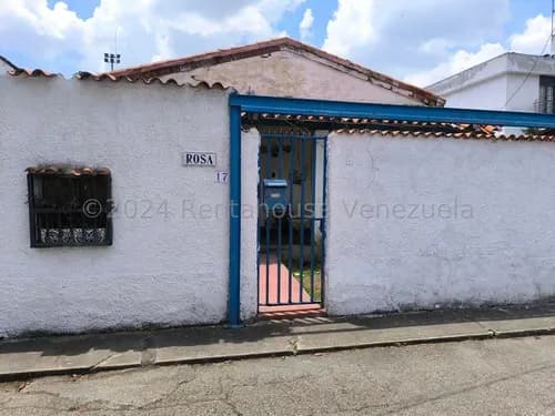 Vendo Quinta En El Paraiso Para Remodelar, En Calle Cerrada, 26-18273