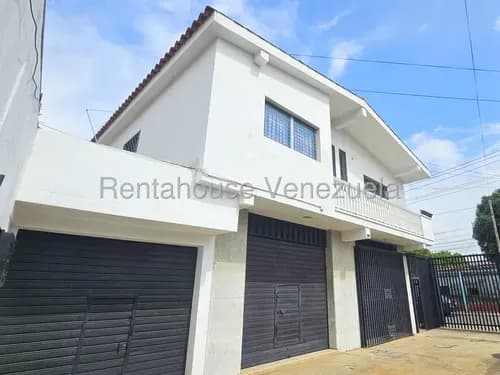 Maritza Lucena Vende Amplia Y Versátil Casa Comercial En Centro De Barquisimeto, Una Propiedad Multifuncional Para Desarrollar El Proyecto Que Desees.