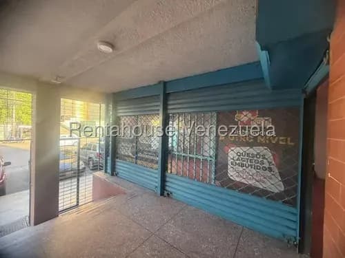 La Oportunidad Para Desarrollar El Negocio Que Desees En Zona De Alta Circulación En Naguanagua, Te Ofrecemos Amplio Local De 300m2, Que Comprende: Local Con Santa Marias Y Rejas De 125m2,