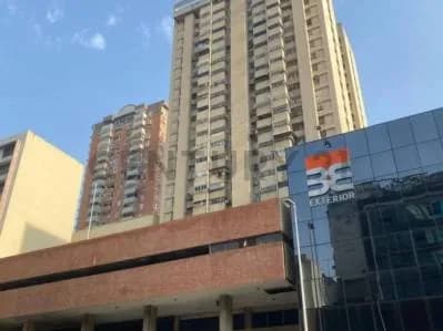 Local en Venta la Candelaria: discreto afuera, operación indetenible adentro