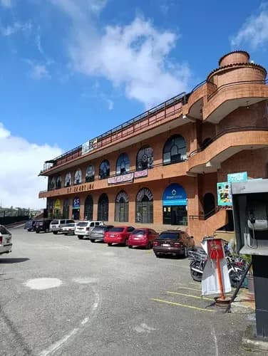 Local Comercial En Alquiler De 400m2 Cc La Arcada