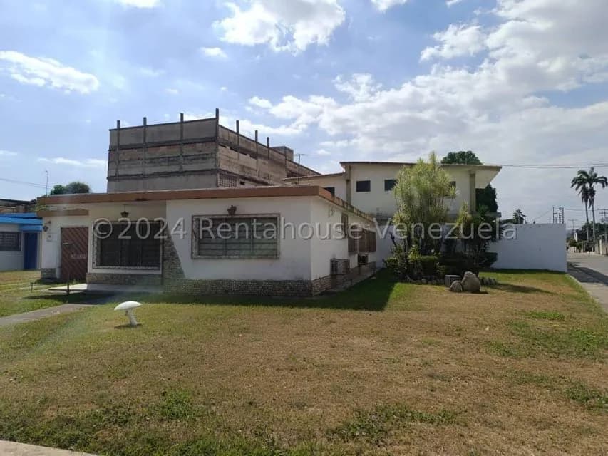 Casa (Multipes Niveles) en Venta en La Coromoto, Aragua