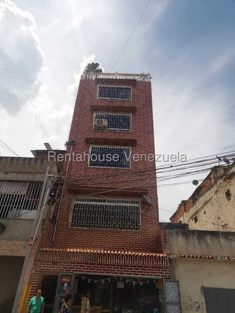 Comercial (Edificio) en Venta en Catia, Distrito Metropolitano