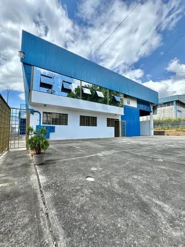 Xv, En Venta Galpón Ubicado En La Zona Industrial De Paramillo Parte Alta De La Ciudad De San Cristóbal Estado Táchira.