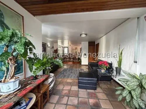 Apartamento En Venta La Florida Mls# 26-10815 Christian Szotyori