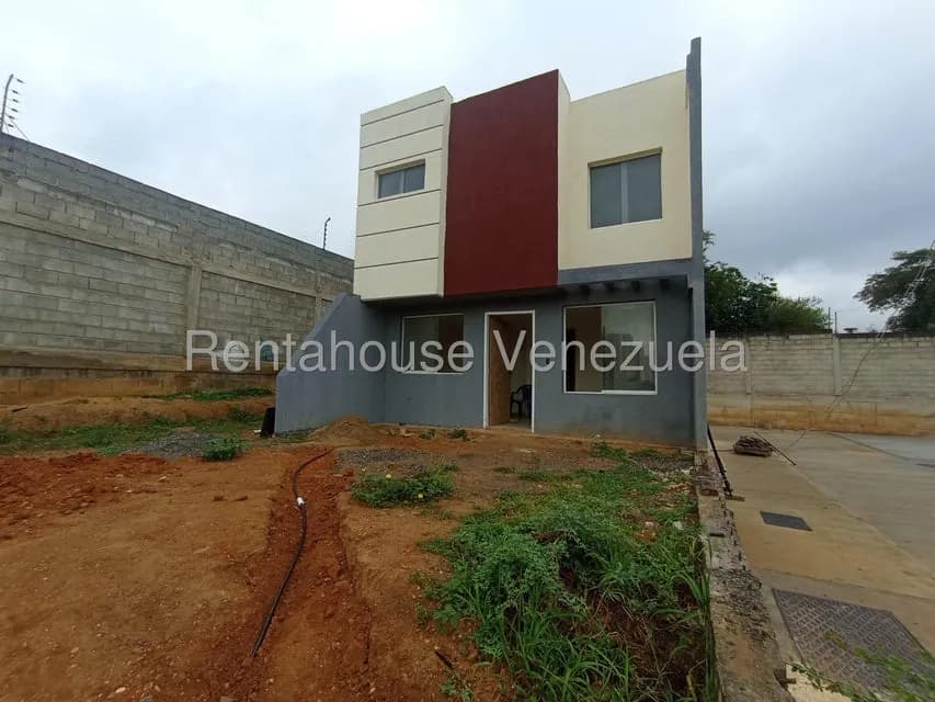 Casa (Duplex) en Venta en La Piedad Norte, Lara