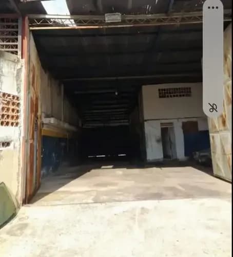 Galpón A Pie De Calle En Venta Av. Fuerzas Armadas