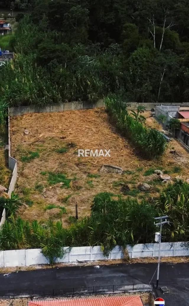 Se vende lote de terreno ubicado en Isnotú