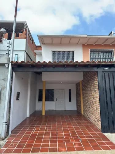 Casa En Venta En Las Margaritas De Tariba Lh