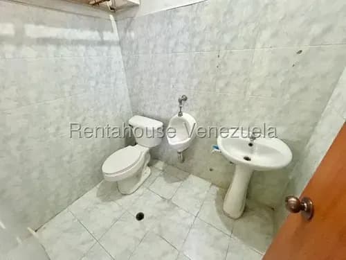 Alquiler Local Comercial Con Ubicación Estratégica Y Oficina Privada Centro Barquisimeto,lara Asesora Mehilyn Perez