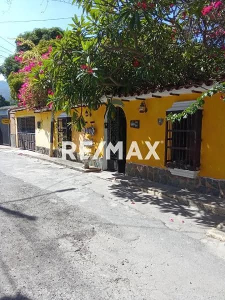 En Venta Posada El Turpial en el CORAZÓN de CHORONÍ