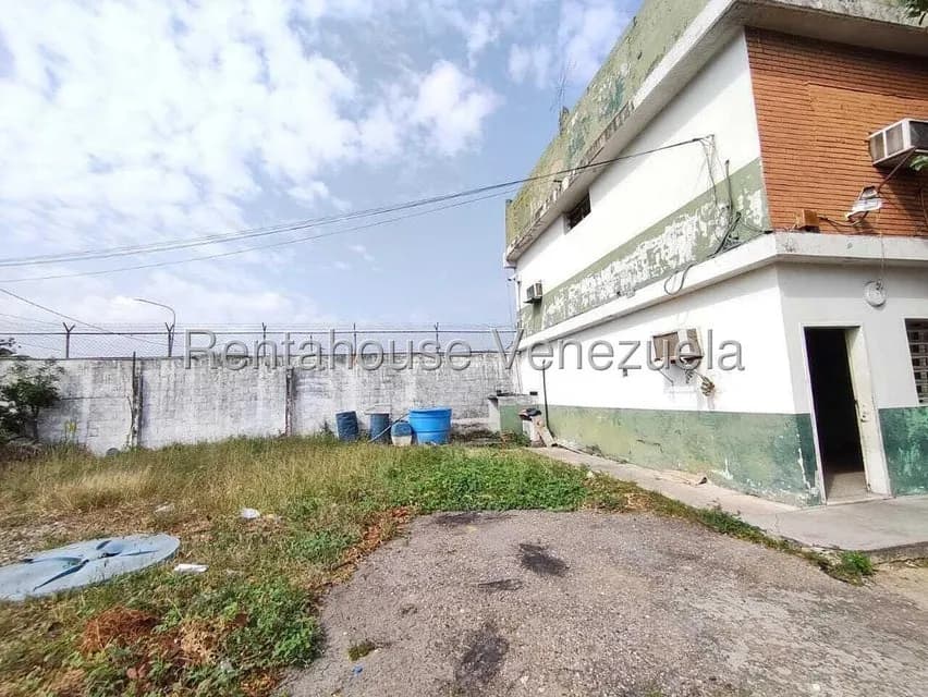 Terreno (Comercial) en Venta en Avenida Libertador, Lara