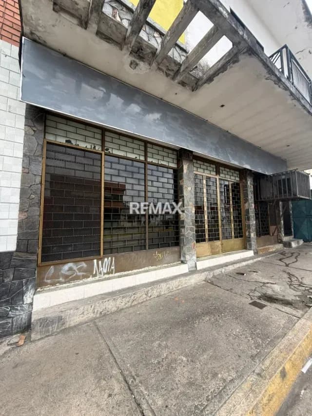 En alquiler Local comercial a ubicado entre avenida 12 y calle 8 sector centro valera estado trujillo 130M2