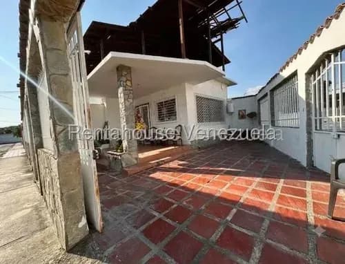 Cf Dos Casas Con Entradas Independientes A La Venta En Urb. San Miguel, Maracay!! Listing 26-16551