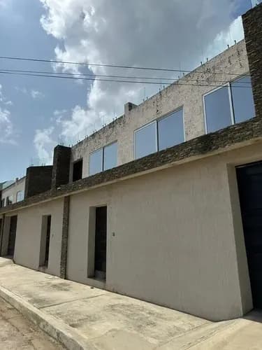 Townhouse Amplio En Obra Gris (l3) Venta Puerto Cabello | Terreno 200m2 | Construcción 350m2 | Diseño Vertical 3 Niveles | Tanque Independiente 10.000 Litros | Para Remodelar Y Personalizar (e&m)