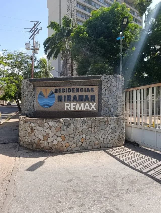 Apartamento en venta. Res Miramar- Porlamar