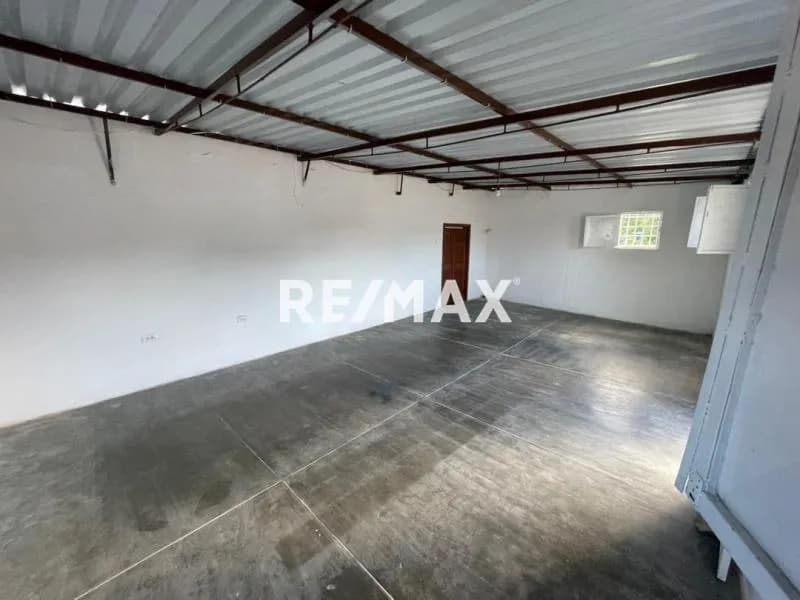 SE VENDE CASA EN URBANIZACION LA QUEBRADITA , SANTA ANA