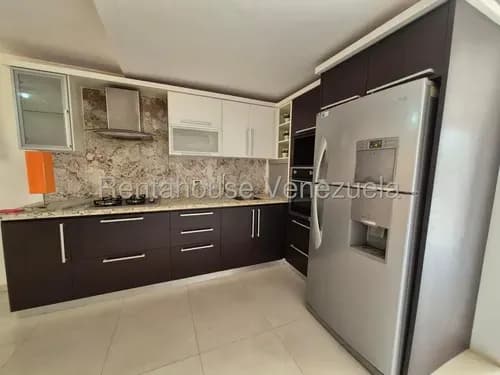 Townhouse En Venta, Caminos De La Lagunita, 3ra Etapa, Zona Oeste. He
