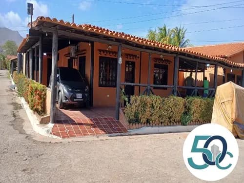 Hermosa Casa Con Concepto Palafito Ubicado En La Av Juan Bautista Arismendi, Municipio Mariño.
