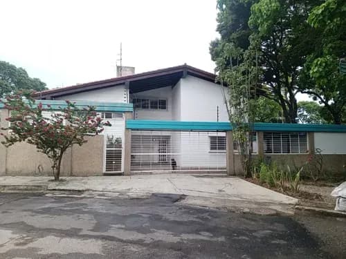 Angelica Acosta Vende De Oportunidad Magnifica Casa Con Posibilidad De Uso Comercial Avenida Principal Trigal Centro