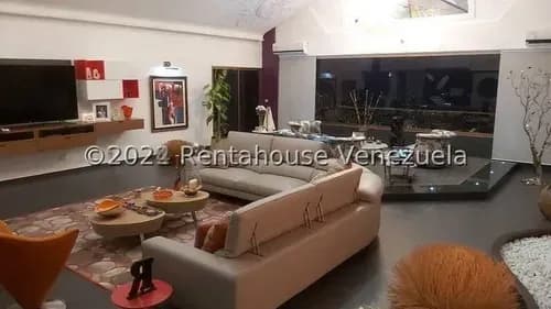 Exclusivo Apartamento Penthouse, En Venta De Exquisito Gusto, Amoblado Y Decorado Especialmente Para Usted Que Busca Tranquilidad, Seguridad Y Confort En Los Naranjos Del Cafetal Mls #24-17642