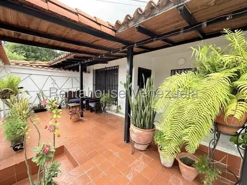 Rentahouse Lara Vende Casa 250m2 A 5 Min Del Este 4 Habitaciones Calle Cerrada Porton