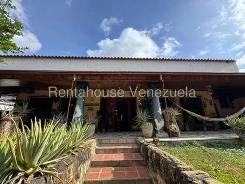 Rm / Amplia Casa De Una Planta, En Venta - Prados Del Este // Mls #26-14895