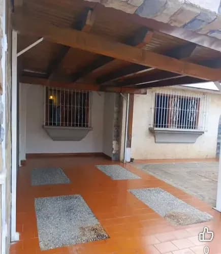 Casa En Naguanagua , Urb La Begoña . Ag / 824gat