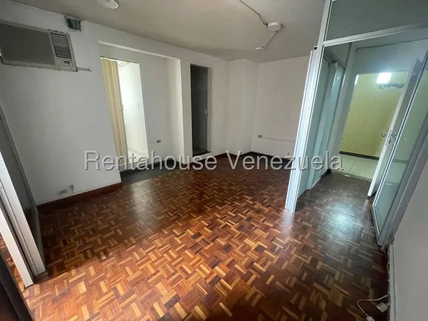 Comercial (Oficina) en Alquiler en El Rosal, Distrito Metropolitano