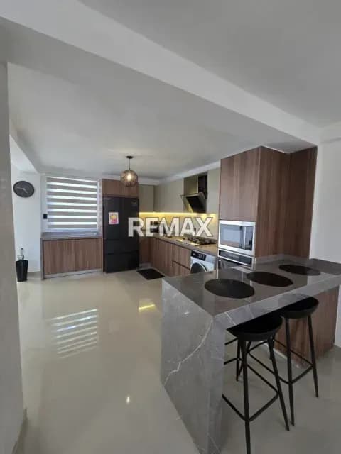 En venta bello Townhouse en San Diego totalmente remodelado