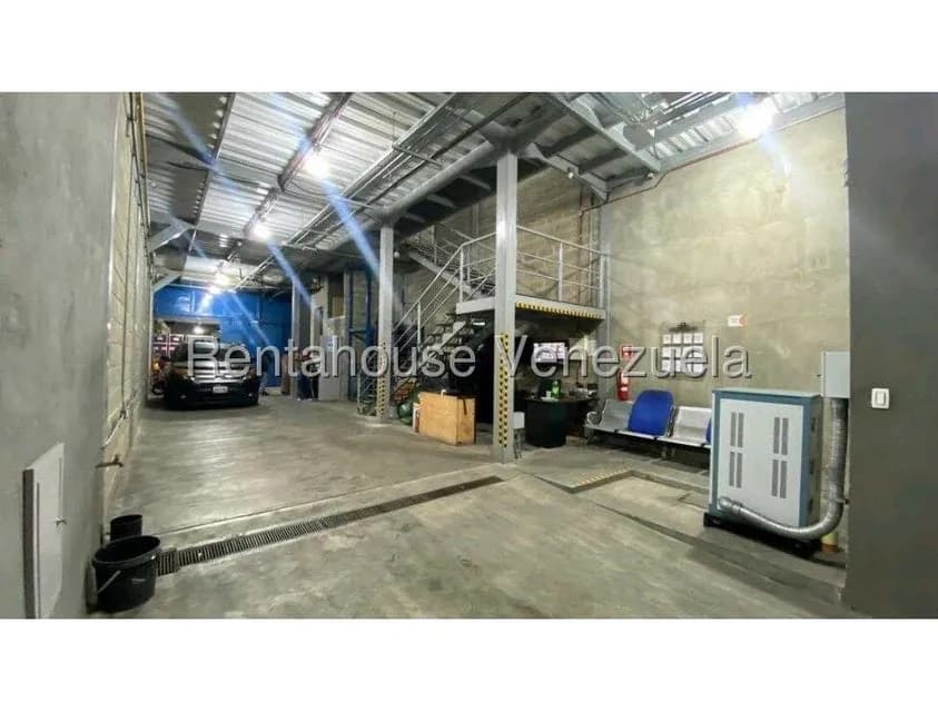 Comercial (Galpon - Deposito) en Alquiler en Sabana Grande, Distrito Metropolitano