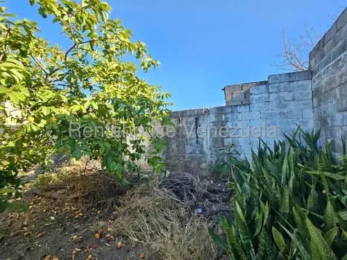 Dennymar, Vende Terreno Ubicado En Barquisimeto Zona Super Centrica, Dispone De Todos Los Servicios Basicos, Amplios Espacios Y Mas... Visitalo! B6a6041