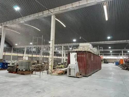 Galpón De 10.842m² En Zona Ii: Planta Eléctrica 300kva, 18 Portones Y Tanque De 270.000l @eloisabermudez.rah