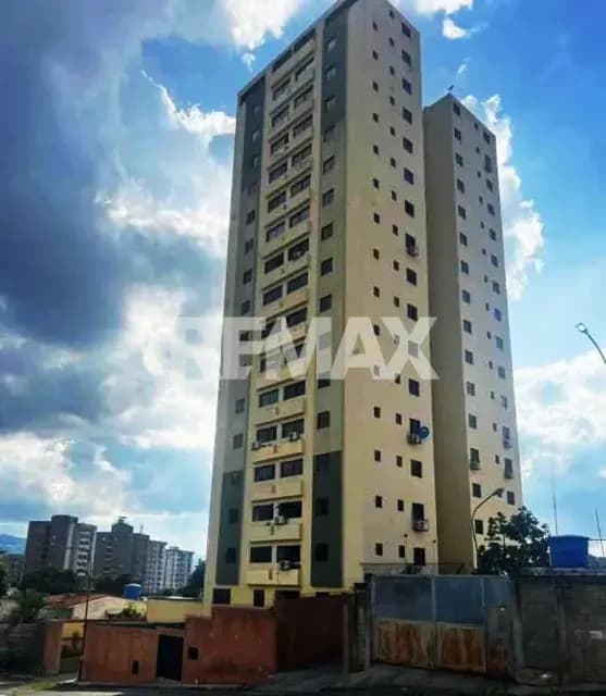 APARTAMENTO EN VENTA - URB. PALO VERDE