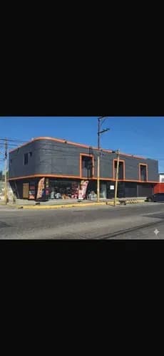 Casa Comercial En Venta En Av. Michelena C/ Lara 493 Mts2. F. R