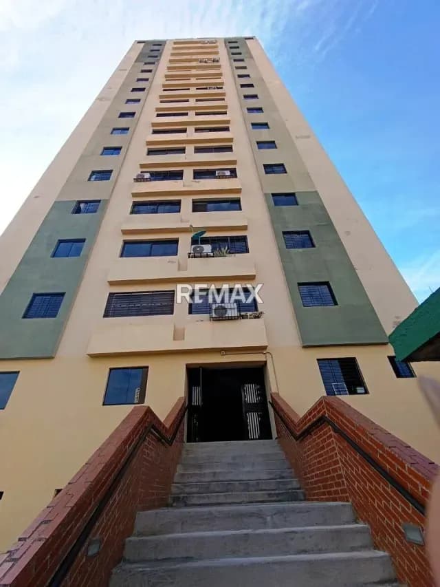 APARTAMENTO EN VENTA - URB. PALO VERDE