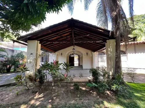 Casa En Venta En Los Chorros 3000 Metros Terreno