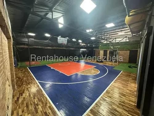 Edificio En Venta En Playa Grande La Guaira
