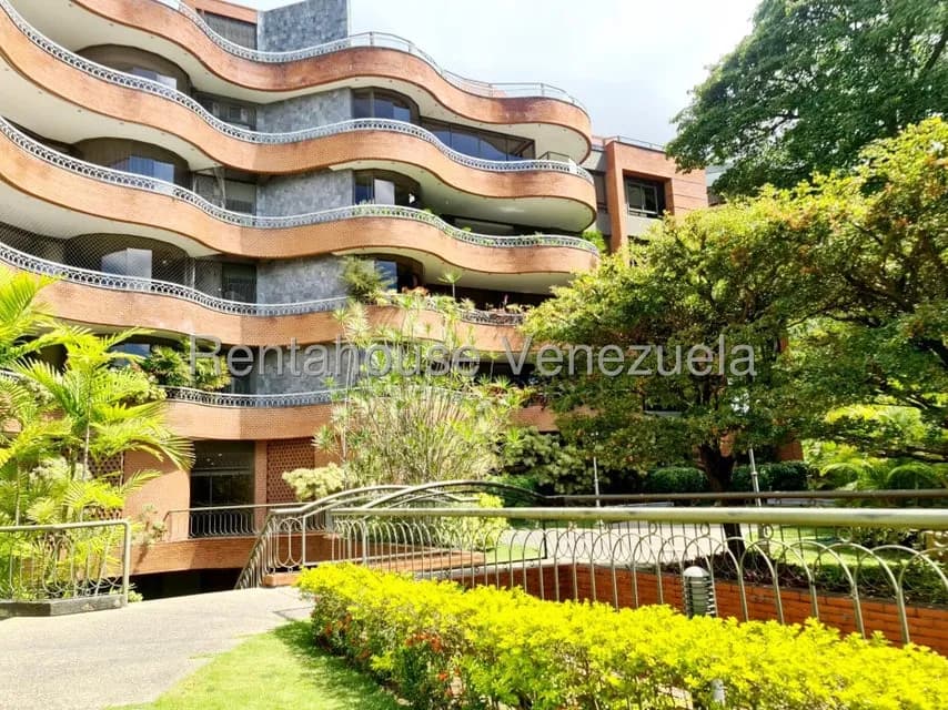 Apartamento (Planta Baja) en Venta en Altamira, Distrito Metropolitano