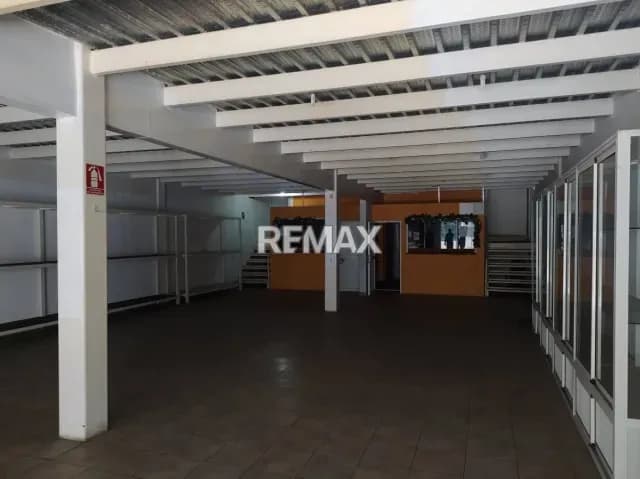 Local Comercial en Alquiler