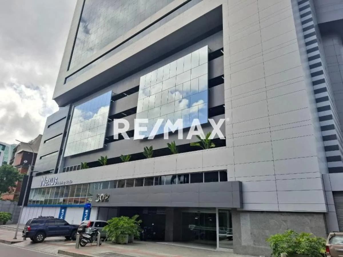 Se Vende Oficina de 135 mts2 en Obra Gris en las Mercedes.