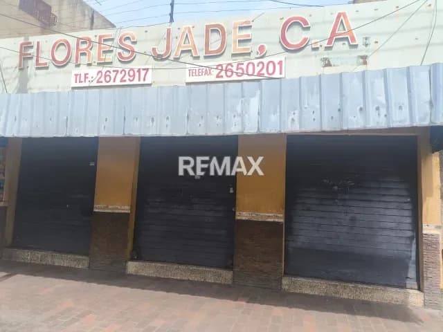 Local Comercial. Ubicado en la Calle democracia muy cerca de la Av 5 de Julio y Mercado Municipal de Puerto la Cruz