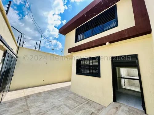 De 420mts2 Casa Quinta De Lujo En Venta En La Urbanizacion Andres Bello Zona Norte Maracay 25-22772 Holder