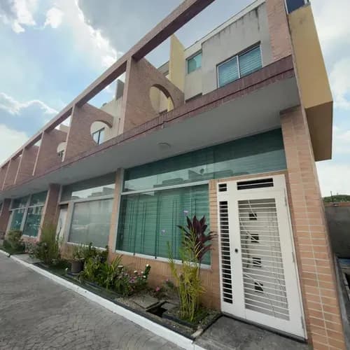 Town House Moderno Ubicado En Res. Anatares Home Mañongo Naguanagua. Julian Acosta 163.