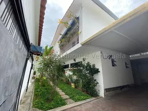 Casa En Venta En Santa Eduvigis Caracas Angela Tochon
